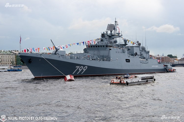 Trong ảnh là tàu hộ vệ cỡ lớn Đô đốc Makarov thuộc Hạm đội Biển Đen. Đây được xem là lớp tàu hộ vệ mạnh nhất của Hạm đội Biển Đen hiện nay. Nguồn ảnh: Sina