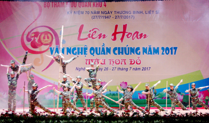Tiết mục múa “Chiến tranh và hòa bình” tham gia hội diễn của Tiểu đoàn 3, Bộ Tham mưu QK4. Ảnh: Hồ Việt