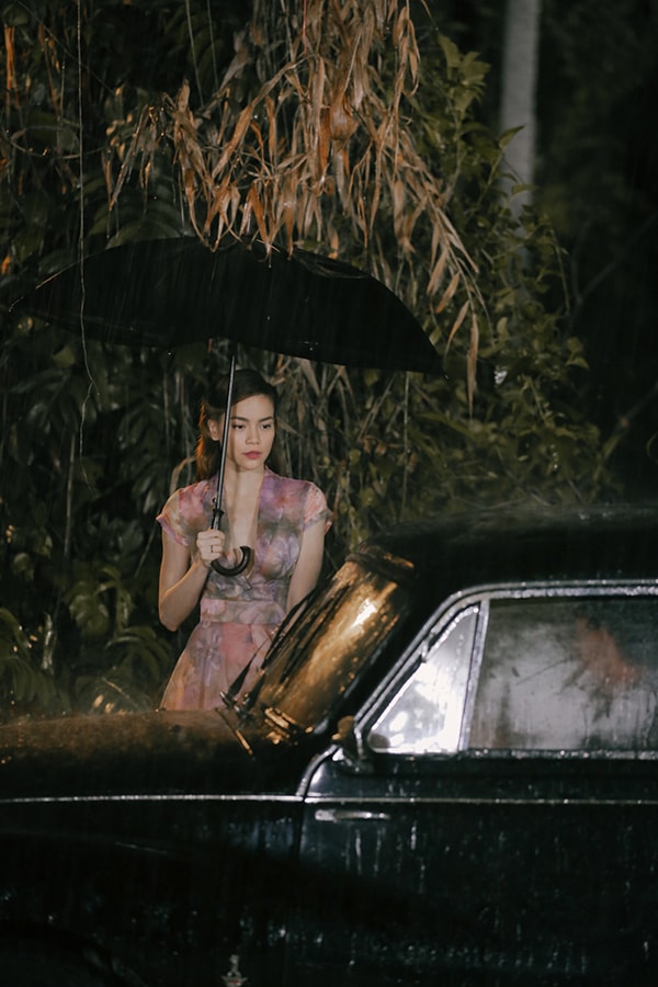 thanh-hang-dau-tim-khi-xem-ho-ngoc-ha-dong-mv-voi-kim-ly