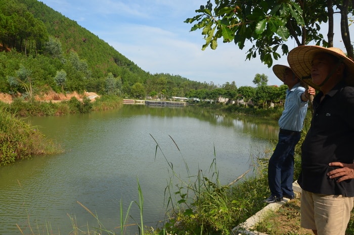 Mô hình nuôi cá kết hợp chăn nuôi tại Khu du lịch sinh thái Đại Huệ. Ảnh: Mai Sơn