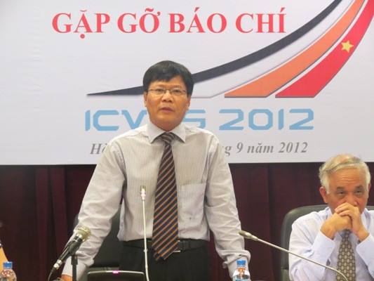 Ông Nguyễn Quang Thuấn (SN 1959 tại Bắc Ninh). Ông đạt học vị tiến sĩ kinh tế vào năm 1993 và được phong hàm Giáo sư vào năm 2010. Ông hiện là Chủ tịch Viện Hàn lâm Khoa học xã hội Việt Nam. (Ảnh: vass.gov.vn)