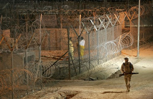 Nhà tù Abu Ghraib có vành đai an ninh dài 4km với 24 chốt gác bảo vệ, từng là cơn ác mộng với các tù nhân.