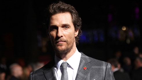 Chiếc cằm nhọn, gương mặt góc cạnh cùng vẻ lãng tử của Matthew McConaughey.