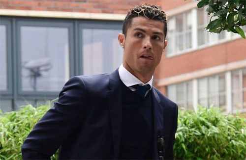 ronaldo-doi-dap-gay-gat-voi-thm-phan-khi-ra-toa