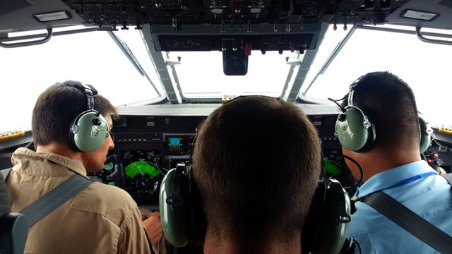 Phi công Việt Nam bay trên máy bay tuần tra săn ngầm C-295 MPA. Ảnh: Airbus.