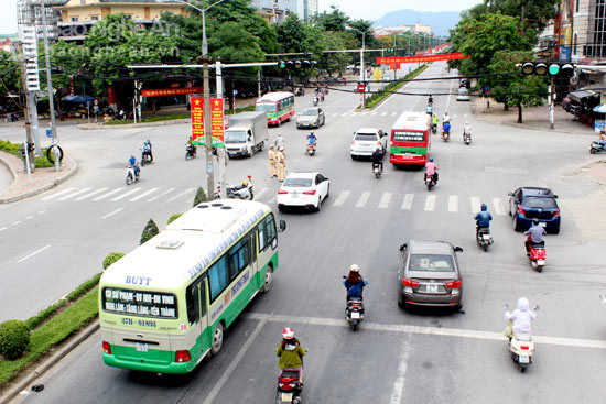 Xe buýt phát triển mạnh ở Nghệ An khi nhiều người dân có thói quen sử dụng. Ảnh Nguyên Sơn