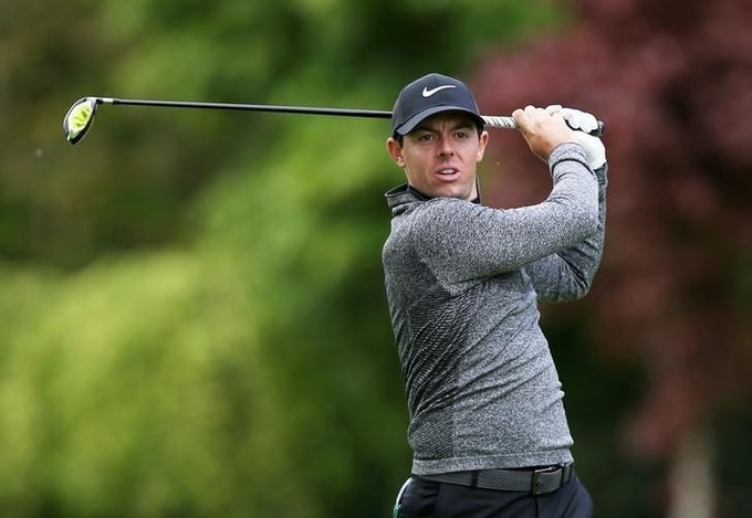 Vào tháng 2/2017, Rory McIlroy ký hợp đồng 10 năm với hãng Nike có tổng giá trị 100 triệu đôla.