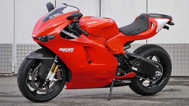 Top 5 sieu moto dong co V4 tot nhat moi thoi dai hinh anh 2