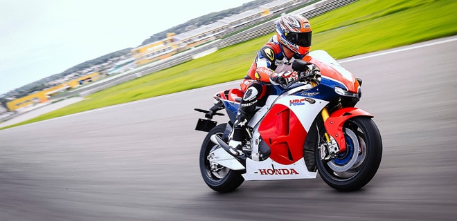 Top 5 sieu moto dong co V4 tot nhat moi thoi dai hinh anh 1