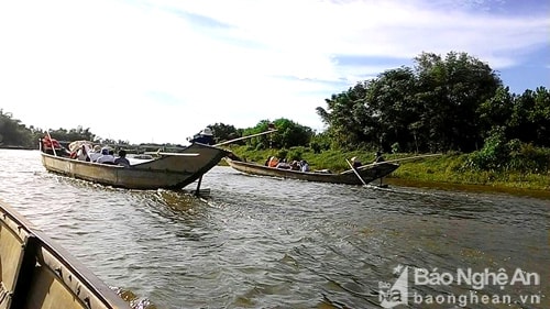 Trải nghiệm đi thuyền trên sông Ô Lâu