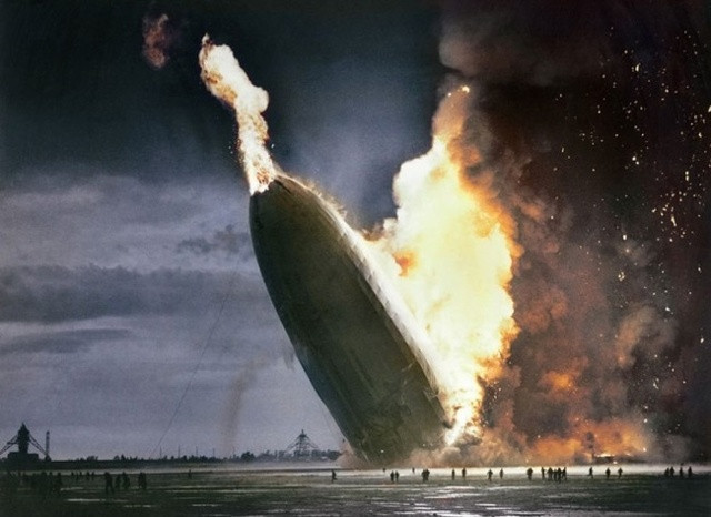 Thảm họa cháy kinh khí cầu Hindenburg năm 1937.