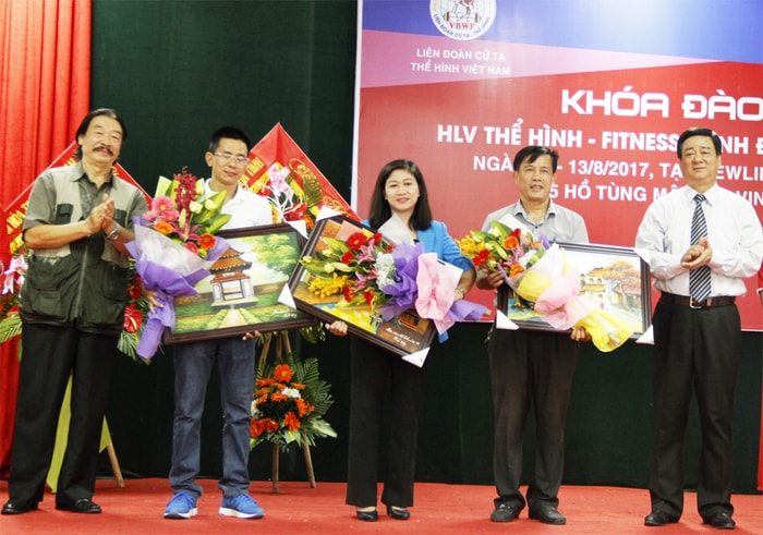 Lãnh đạo Liên đoàn cử tạ Việt Nam