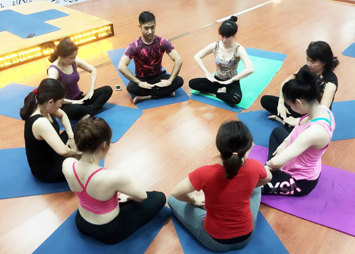 Học viên Trung tâm New life fitness centre Nghệ An luyện tập thể