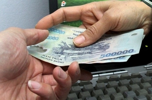 Phóng viên nhận tiền của doanh nghiệp