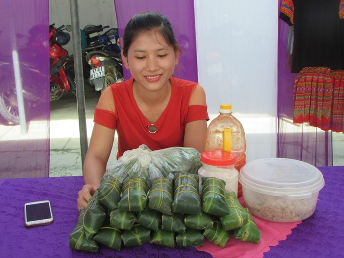 Thịt chua được bán cho các quán ăn nhà hàng và các điểm du lịch cộng đồng. Ảnh: Bá Hậu