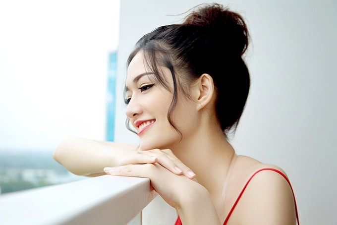 Nguyễn Ngọc Huyền Trân đến từ Kiên Giang. Cô cao 1,72 m, số đo 85-61-92 cm.