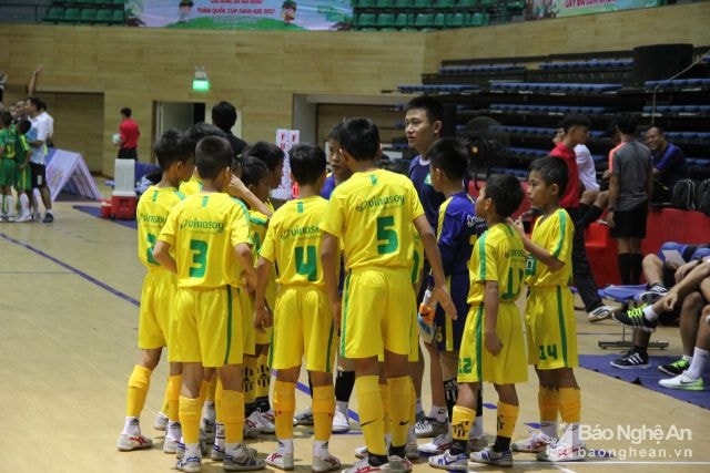 Nòng cốt của U11 SLNA năm nay là các cầu thủ từng thi đấu tại Giải bóng đá TN - NĐ Cúp Báo Nghệ An 2017 - Ảnh: Hoài Hoan