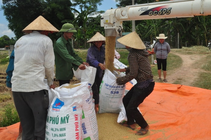 Thanh Chương đẩy nhanh việc đưa cơ giới hóa vào sản xuất nông nghiệp. Ảnh: Minh Chi