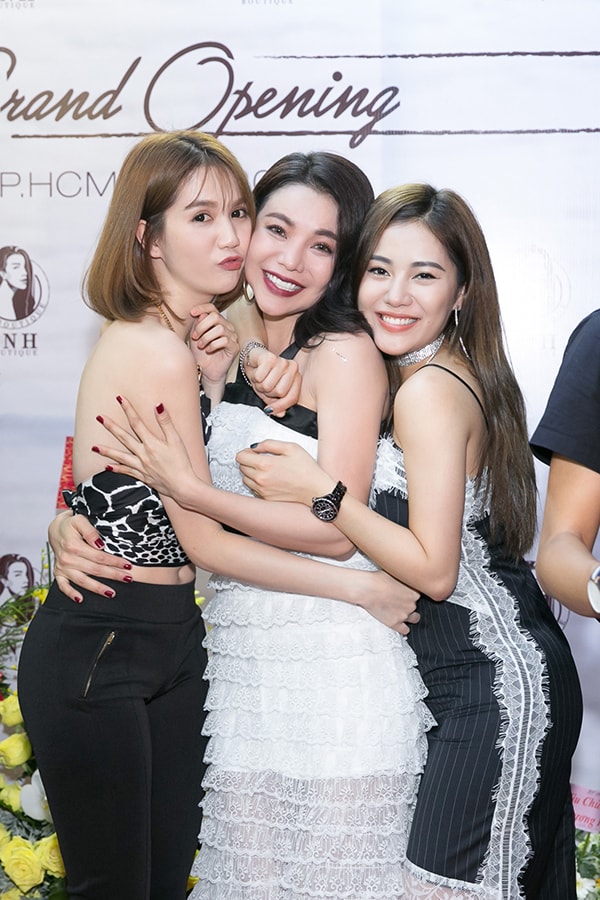 ngoc-trinh-quan-khan-lam-ao-sexy-5