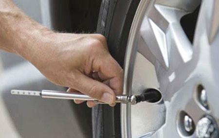 Kinh nghiệm bảo dưỡng lốp xe hơi mùa nắng nóng