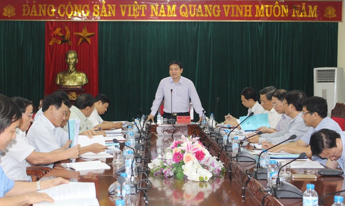 Bí thư Tỉnh uỷ Nguyễn Đắc Vinh chủ trì buổi làm việc. Ảnh: Phước Anh