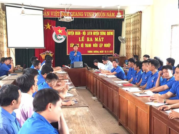 Toàn cảnh lễ ra mắt CLB thanh niên lập nghiệp huyện Tương Dương. Ảnh: Đình Tuân