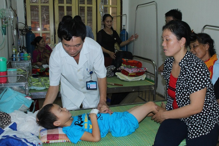 Khám bệnh BHYT tại Bệnh viện Sản - Nhi Nghệ An. Ảnh: Thành Chung