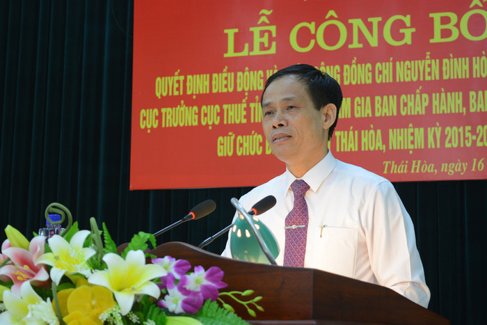 Đồng chí Nguyễn Đình Hòa phát biểu nhận nhiệm vụ mới. Ảnh: T.G