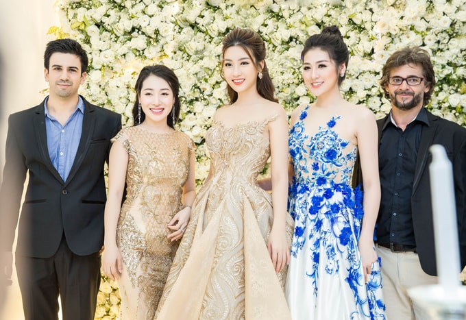 hoa-hau-do-my-linh-mac-long-lay-nhu-cong-chua-di-su-kien-7