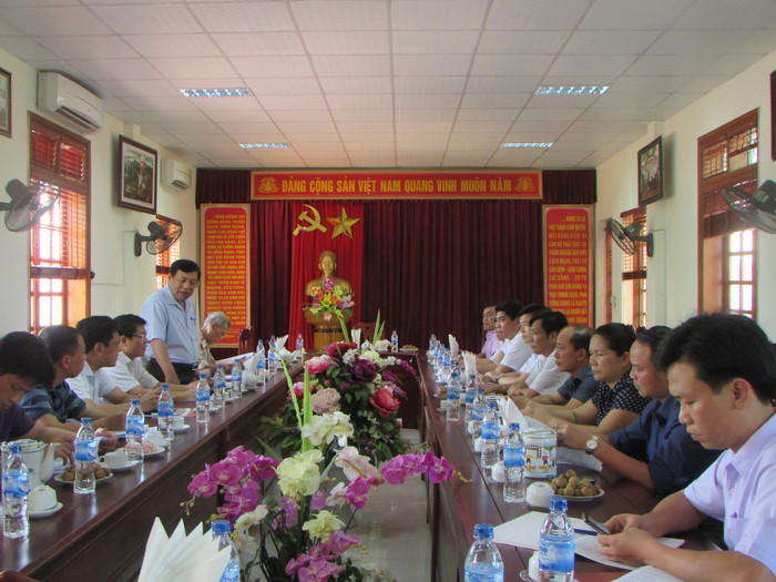 Đoàn công tác làm việc với huyện Con Cuông. Ảnh: Minh Hạnh