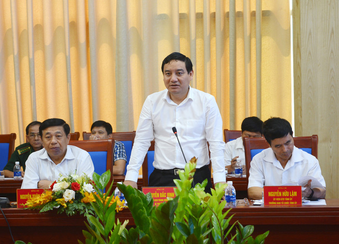 Bí thư Tỉnh ủy Nguyễn Đắc Vinh phát biểu chỉ đạo hội nghị. Ảnh: Thu Giang