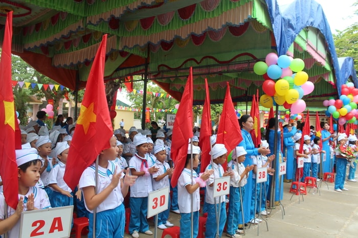 Học sinh Trường Tiểu học Làng Sen - Nam Đàn tại lễ khai giảng năm học mới. Ảnh: Mỹ Hà