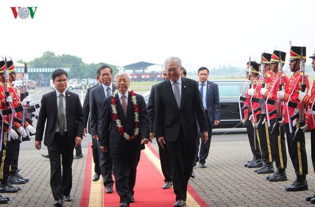 Về phía Việt Nam có Đại sứ Việt Nam tại Indonesia Hoàng Anh Tuấn, Đại sứ, Trưởng phái đoàn Việt Nam tại ASEAN Nguyễn Hoành Năm, cán bộ Đại sứ quán, đại diện cộng đồng và doanh nghiệp Việt Nam tại Indonesia.