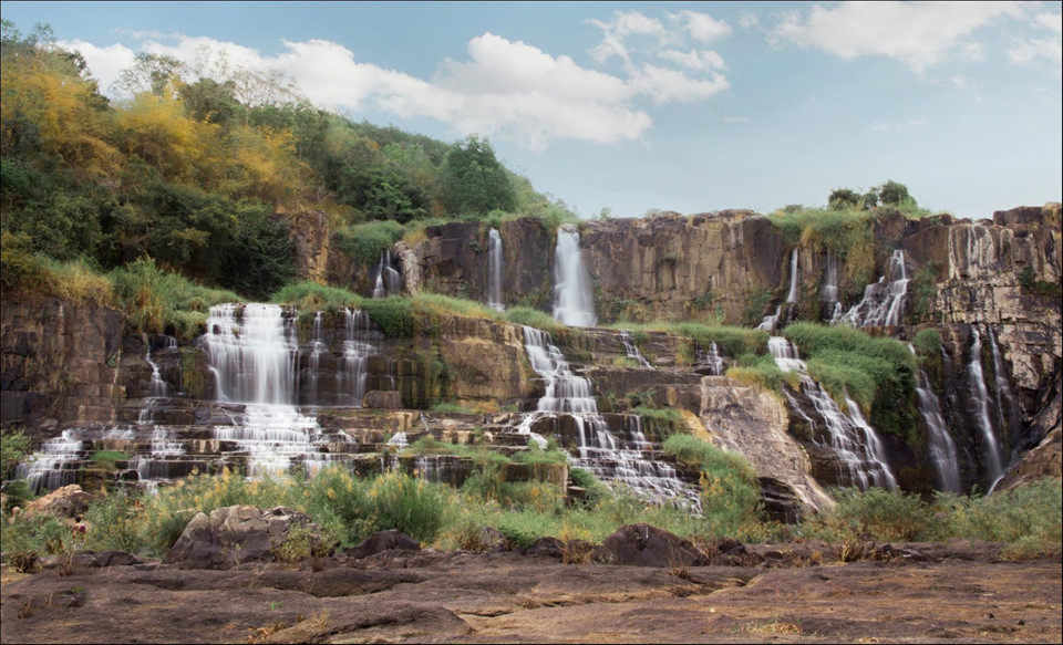 Cũng tại tỉnh Lâm Đồng, du khách không thể bỏ qua thác Pongour, tuyệt tác của tạo hóa, được mệnh danh là 