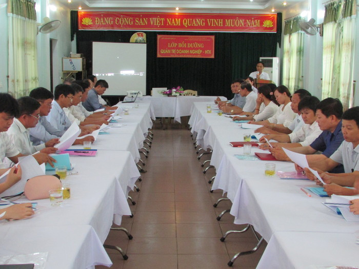 Lớp bồi dưỡng nhằm trang bị những kiến thức về tổ chức, quản lý và điều hành cho lãnh đạo DN hợp tác xã. Ảnh: Minh Thái