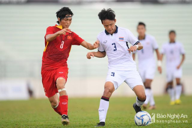Các cầu thủ Việt Nam không thể hiện được gì nhiều trước U22 Thái Lan - Ảnh: Xuân Thanh