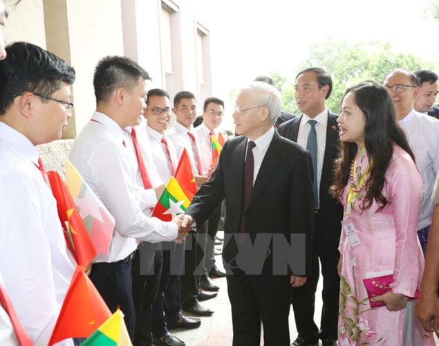 Đây cũng là chuyến thăm của Tổng Bí thư của Đảng Cộng sản Việt Nam tới Myanmar sau 20 năm kể từ chuyến thăm của Tổng Bí thư Đỗ Mười vào năm 1997.(Ảnh: TTXVN)