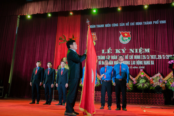 Đoàn TNCS Hồ Chí Minh thành phố Vinh đón nhận Huân chương Lao động hạng Ba.
