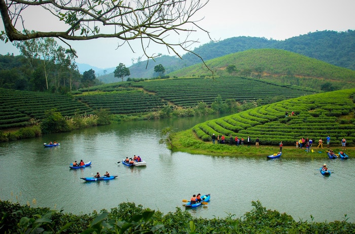 Chèo thuyền kayak ở Đảo Chè (Thanh Chương). Ảnh: Thành Cường