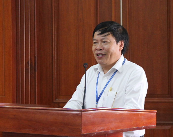 Bí thư Đảng ủy, Hiệu trưởng nhà trường Đinh Xuân Khoa khẳng định những bước tiến vượt bậc trong công tác cán bộ của nhà trường sau 20 năm thực hiện Nghị quyết Trung ương 3 (khóa VIII). Ảnh: Mai Hoa