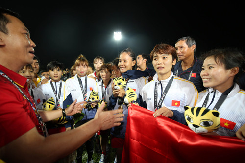 tuyen-nu-viet-nam-nhan-hon-4-ty-tien-thuong-cho-hc-vang-sea-games-1