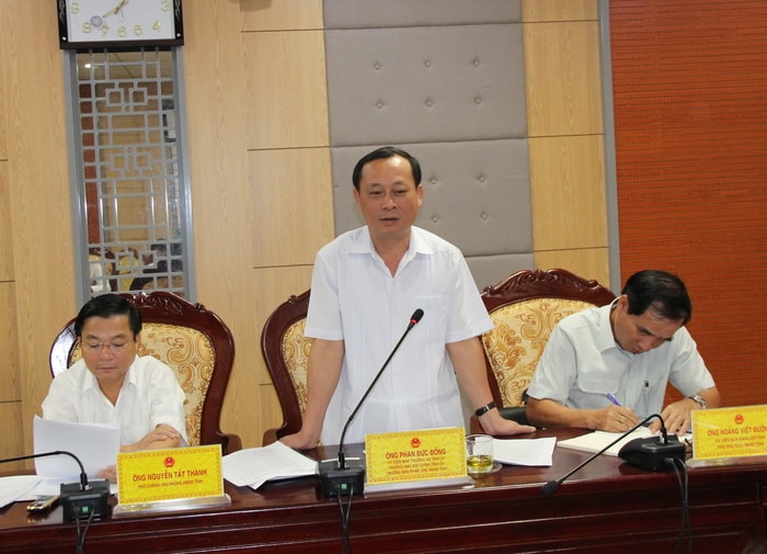 Ông Phan Đức Đồng - Phó trưởng ban Pháp chế HĐND tỉnh cho rằng cần giao cho các tổ đại biểu HĐND tnhr trực tiếp theo dõi, đôn đốc việc giải quyết đơn thư của công dân phát sinh trên địa bàn. Ảnh: Mai Hoa