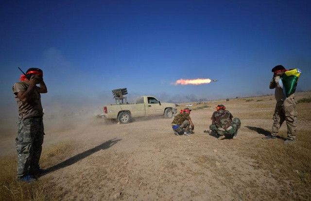 Các lực lượng Huy động Dân chúng Shiite (PMF) ra mắt tên lửa đối với các chiến binh Hồi giáo ở vùng ngoại ô Tal Afar, Iraq, ngày 22 tháng 8 năm 2017