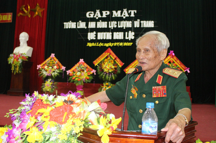 Trung tướng Nguyễn Quốc Thước - Nguyên Tư lệnh Quân khu 4, nguyên Phó Chủ tịch Hội CCB Việt Nam phát biểu tại buổi lễ. Ảnh: Hồng Vinh