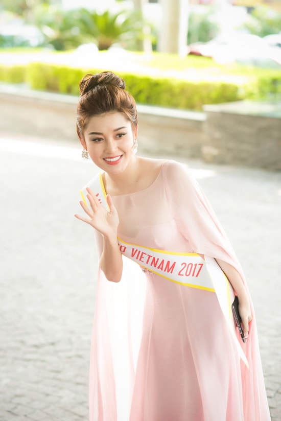 me-huyen-my-om-van-thap-tung-con-gai-tai-su-kien-4