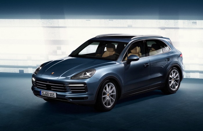 Sự kiện ra mắt chính thức Porsche Cayenne 2018 sẽ được tổ chức vào ngày 29/8 tới, nhưng những hình ảnh của dòng xe này đã được đăng tải trên một số tạp chí xe quốc tế. Ở phiên bản này, Cayenne thay đổi khá nhiều cả ngoại thất và nội thất so với thế hệ đang bán trên thị trường.