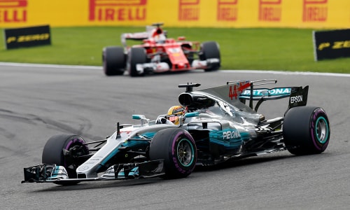 Hamilton thể hiện sự vượt trội trước Mercedes trong phần lớn thời gian cuộc đua ở Spa-Francorchamps. Ảnh: Reuters.