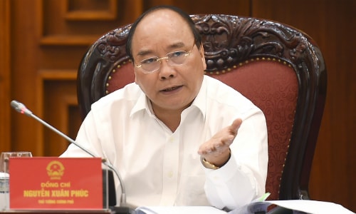 thu-tuong-thu-tuc-ban-ga-con-lau-hon-nuoi-ga