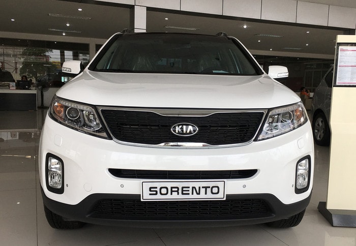 8. SUV cỡ trung: Kia Sorento 2WD GATKia Sorento không phải mẫu SUV cỡ trung nổi bật, bị lấn áp bởi 