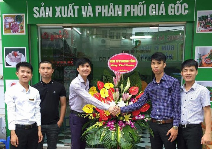 Công ty TNHH Sản xuất và dịch vụ Tứ Phương đã xây dựng chuỗi 19 cửa hàng tại 8 tỉnh, thành. Ảnh: Đ.N